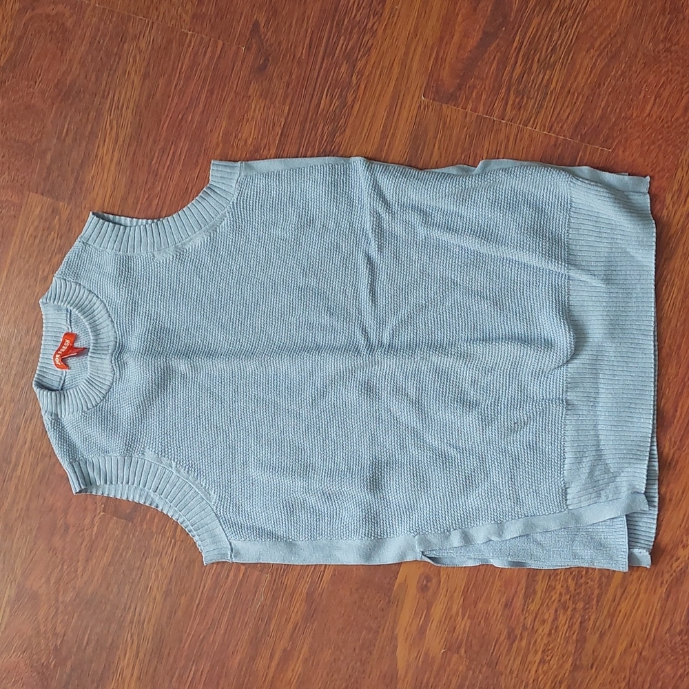 Sweater‎ vest
